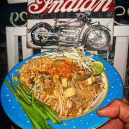 ฅนมีเส้น (ผัดไทกุ้งสดเจ้าเก่าคลอง8)