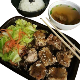 [อร่อยซ่ากับโค้ก] ข้าวซี่โครงอ่อนซอสพริกไทยดำ +  โค้ก ออริจินัล (กระป๋อง)