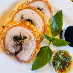 หมูกรอบขาชู