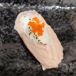 แซลมอนเบิร์นครีมชีสไข่กุ้ง