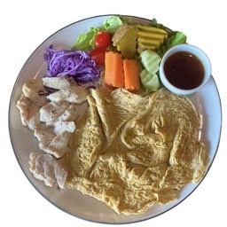 ไข่เจียวไร้มัน 3 ฟอง เพิ่มหมูย่าง 570 kcal