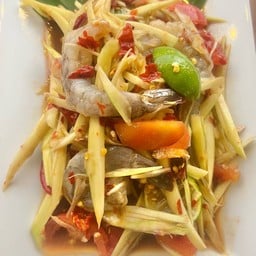 ตำมะม่วงกุ้งสด