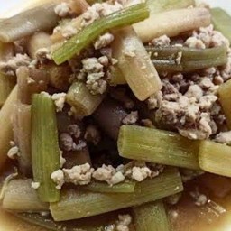 ผัดสายบัวหมูสับ