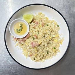 ข้าวผัดไข่ เบคอน