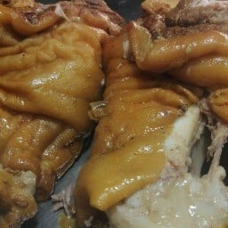 ร้านแม่เกษร ขาหมูเตาถ่านและอาหารตามสั่ง
