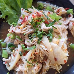 ยำเตี๋ยว รวมเนื้อน้ำปลาร้า