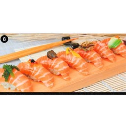 Salmon treasure sushi set