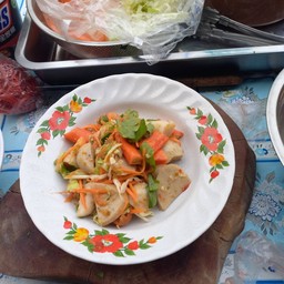 ยำลูกชิ้นคุณนีเสรีไทย