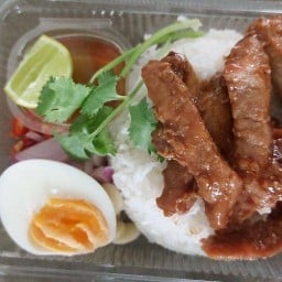 มากินหมู