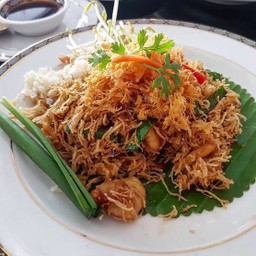 หมี่กรอบทรงเครื่องกุ้งสด