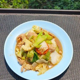 ผัดผักรวมมิตร