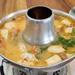 นกน้อยสวนอาหาร อุทัยธานี