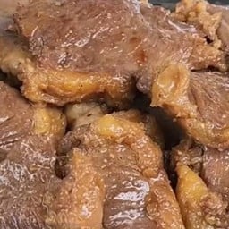 เนื้อทอดแม่อารีย์ นวลจันทร์