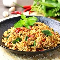 มาม่ากะเพราหมูสับ