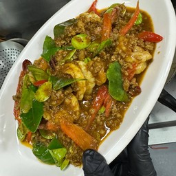 กุ้งผัดเผ็ดสะตอหมูสับ