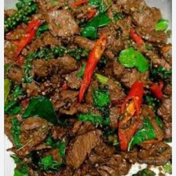 พริกแกงเนื้อราดข้าว