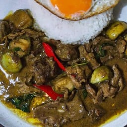 ข้าว เขียวหวานผัดแห้ง หมู เนื้อ ทะเล