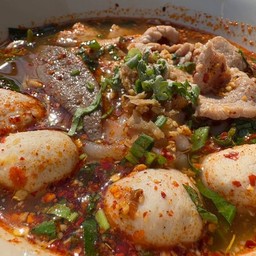 ก๋วยเตี๋ยวเนื้อต้มยำ มะนาวแท้