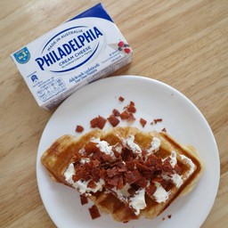 ครอฟเฟิล ครีมชีส+เบคอนกรอบ