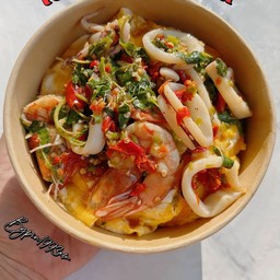 ข้าวไข่ข้นกระเพราทะเล