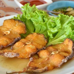 ปลาค้าวทอดน้ำปลา