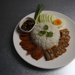 ข้าวหมูกรอบ