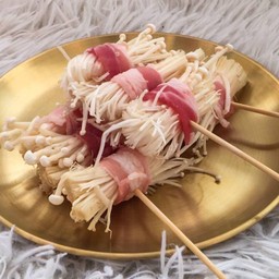 สามชั้นพันเห็ดเข็ม