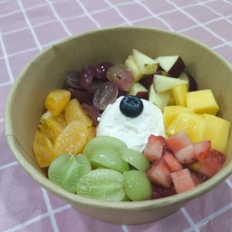 กรีกโยเกิร์ต by Young Gurt