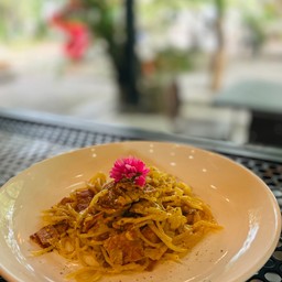 สปาเก็ตตี้คาโบนาร่าแฮมไก่