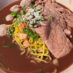 ก๋วยเตี๋ยวลูกชิ้นเนื้อนุ่ม