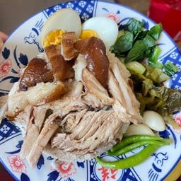 ก๋วยเตี๋ยวแชมป์ By ครีม (สี่แยกพร้อมพรรณข้างๆเวลาชาบู)