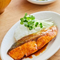 Salmon-Teriyaki-Box サーモン照り焼きBox ชุดแซลมอนเทอริยากิ