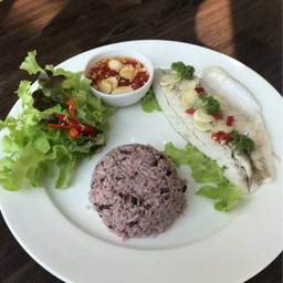 ข้าวปลากะพงนึ่งมะนาว