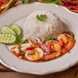 E2 ข้าวผัดกระเพราทะเล