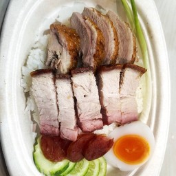 ข้าวเป็ดย่าง หมูกรอบ