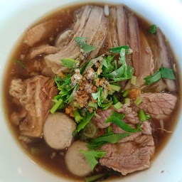เตี๋ยวร้านลุง บ้านชมทุ่ง