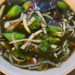 แกงเห็ดรวม