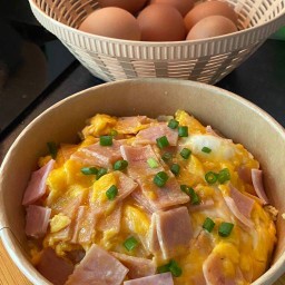 ข้าวไข่ล้น by beam