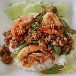 ข้าวกระเพรา หมูสับ + กุ้ง