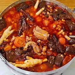 เกาเหลาน้ำเงี้ยวหมู+ตีนไก่