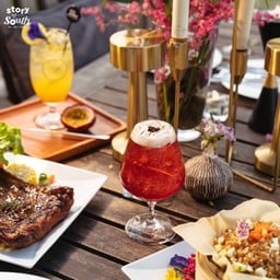 The Moment Cafe' and Craft Huahin