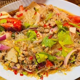 ยำวุ้นเส้น (หรือ มาม่า)