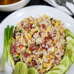 ข้าวผัดแหนม