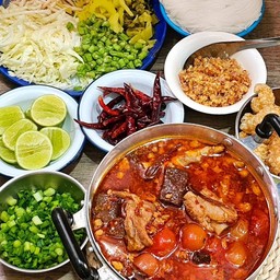 เกาเหลาน้ำเงี้ยวหมู