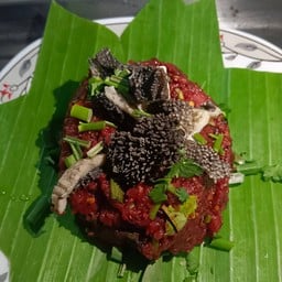 ลาบควายดิบ