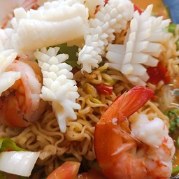 ยำเห็ดเข็มทอง+มาม่าน้ำข้น