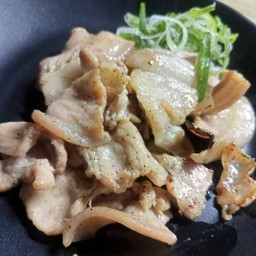 Pork-Salt-Grilled-Box 豚肉の塩ダレ炒めBox ชุดหมูสามชั้นย่างซอสเกลือ