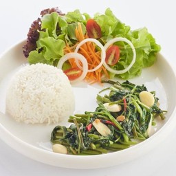 L ข้าวราด ผัดผักบุ้งไฟแดง