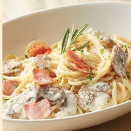 P16.สปาเก็ตตี้ไวท์ซอส แฮม เห็ดแชมปิญอง