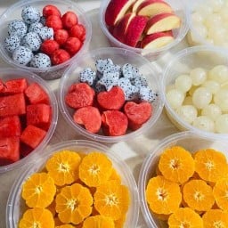AK. Fruits ผลไม้ปอกพร้อมทาน บางแสน